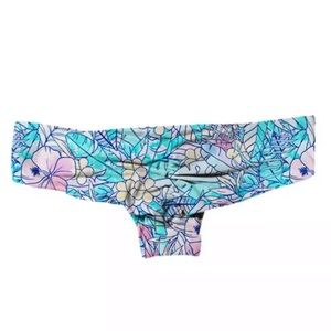 Fused Hawaii bikini bottoms. Nwt
